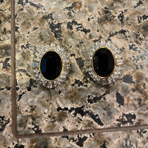Givenchy Paris New York Vintage Black Onyx Crystal Gld Tn Vintage Clip Earrings - Picture 3 of 14